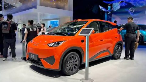 BYD Atto 1 resmi meluncur di China dengan teknologi LiDAR dan harga mulai Rp178 jutaan. SUV listrik ini siap mengguncang pasar EV global dengan fitur canggih dan harga murah.