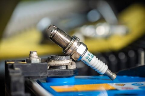 Usia pakai busi motor ternyata tidak hanya dipengaruhi jarak tempuh. Simak faktor lain yang membuat busi cepat rusak dan cara menjaga performa mesin tetap optimal.