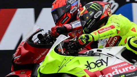 Fabio Di Giannantonio tampil tercepat di FP1 MotoGP Italia 2026 di Mugello. Marc Marquez justru tercecer di posisi ke-15, sementara Jorge Martin tempel ketat.