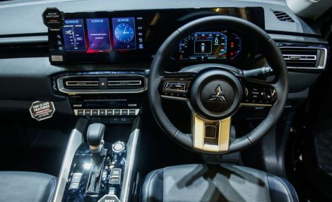 Panduan lengkap cara menggunakan layar sentuh Mitsubishi Destinator, mulai dari fitur hiburan hingga kontrol kendaraan agar berkendara lebih nyaman dan aman.