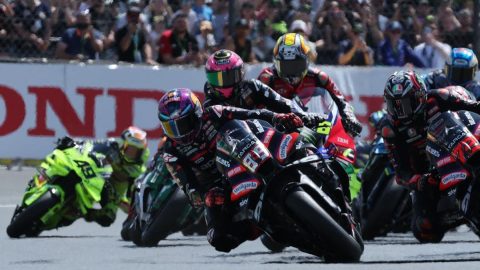 Jadwal lengkap MotoGP Catalunya 2026 mulai FP1, kualifikasi, Sprint Race hingga balapan utama. Duel sengit Marco Bezzecchi vs Jorge Martin diprediksi memanas di Barcelona.