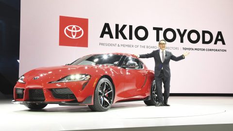 Akio Toyoda kembali mengkritisi dominasi mobil listrik sebagai solusi tunggal masa depan otomotif. Apa alasan di balik pandangannya dan mengapa pernyataan ini memicu perdebatan di industri global? Simak ulasannya.