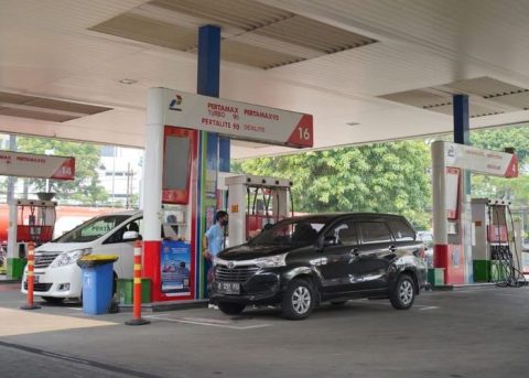 BBM Pertamina memiliki peruntukan berbeda untuk setiap jenis kendaraan. Artikel ini membahas jenis-jenis bahan bakar, fungsinya, serta risiko jika salah memilih BBM untuk mobil atau motor Anda.