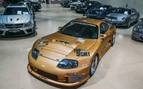 Mobil Jepang lawas masih menjadi favorit pecinta modifikasi berkat desain ikonik, mesin tangguh, dan nilai koleksi yang terus meningkat. Simak alasan lengkapnya dalam artikel ini.