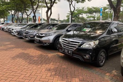 Odometer rendah pada mobil matik bekas tidak selalu menjamin kondisi bagus. Berikut cara cek kondisi mobil matik bekas agar tidak tertipu, mulai dari transmisi, mesin, hingga tanda-tanda keausan tersembunyi.
