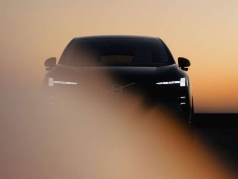 Volvo XC60 menghadirkan peningkatan signifikan pada kemampuan jarak tempuhnya. Dengan efisiensi dan teknologi terbaru, SUV premium asal Swedia ini diklaim mampu menempuh jarak hingga tiga kali lebih jauh dibanding generasi sebelumnya dalam kondisi tertentu.