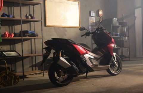 Berapa lama ideal memanaskan motor sebelum digunakan? Simak penjelasan mengenai durasi yang tepat untuk motor injeksi dan karburator, serta manfaatnya bagi performa dan usia mesin.