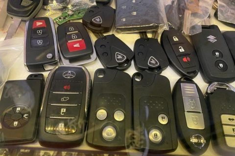 Ingin meningkatkan keamanan mobil tua? Kenali perbedaan immobilizer asli dan palsu, cara kerjanya, serta tips memilih sistem keamanan yang tepat agar kendaraan lebih terlindungi dari risiko pencurian.