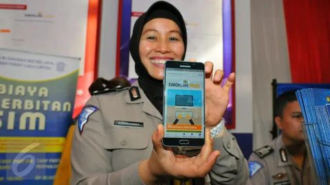 Masih bingung cara membuat SIM Digital? Simak panduan lengkap aktivasi SIM Digital melalui aplikasi resmi, mulai dari registrasi hingga proses verifikasi dengan mudah.