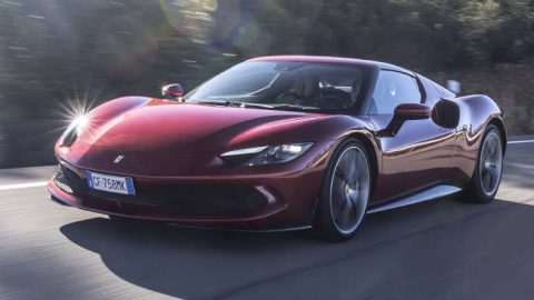 CEO Ferrari Benedetto Vigna mempertanyakan relevansi mobil otonom untuk merek supercar. Menurutnya, sensasi mengemudi menjadi alasan utama konsumen memilih Ferrari dibanding sekadar alat transportasi.
