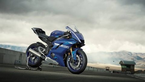 Yamaha resmi menghentikan produksi Yamaha YZF-R6 setelah 25 tahun mengaspal. Motor sport legendaris bermesin 600 cc ini meninggalkan jejak panjang di jalan raya maupun lintasan balap dunia.