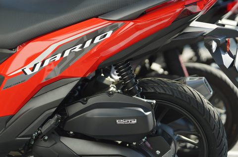 Sokbreker motor sering mentok saat berboncengan? Simak penyebab, tanda kerusakan, dan cara mudah mengatasinya agar suspensi tetap nyaman, stabil, dan aman digunakan.