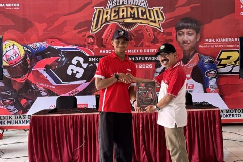 Jelang AHDC 2026 di Purwokerto, Ramadipha berbagi inspirasi dan pengalaman untuk pembalap muda. Simak pesan penting soal mental, disiplin, strategi, dan konsistensi.