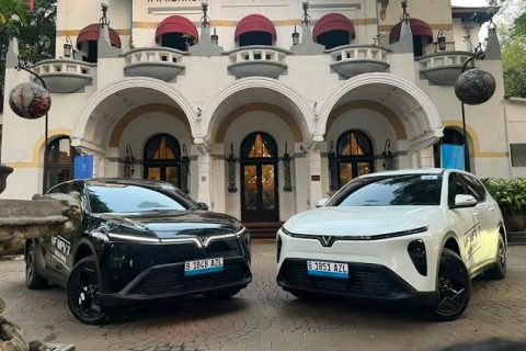 VinFast VF MPV 7 hadir dengan pilihan skema baterai yang menawarkan fleksibilitas bagi konsumen. Simak perbandingan opsi kepemilikan baterai dan strategi memilih investasi mobil listrik yang paling menguntungkan.