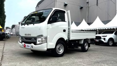 Isuzu Traga AC mencuri perhatian di GIIAS 2026. Penambahan fitur pendingin kabin memberikan pengalaman berkendara yang lebih nyaman tanpa menghilangkan karakter tangguh kendaraan niaga andalan Isuzu.