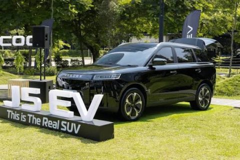 Jaecoo J5 EV mencuri perhatian di tengah persaingan SUV listrik Indonesia. Simak alasan fenomenanya, keunggulan konsep, tantangan, dan peluangnya di pasar EV.