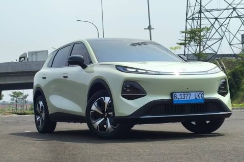 Changan Nevo Q05 hadir sebagai mobil listrik cerdas dengan teknologi modern dan fokus pada kepraktisan. Simak keunggulan konsep, kabin, dan fitur pintarnya.