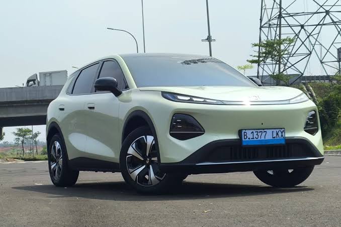 Changan Nevo Q05 hadir sebagai mobil listrik cerdas dengan teknologi modern dan fokus pada kepraktisan. Simak keunggulan konsep, kabin, dan fitur pintarnya.