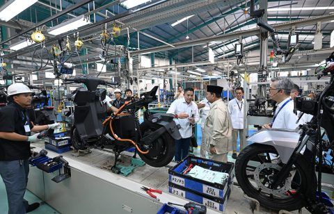 Molinas kembali membawa gagasan kendaraan nasional Indonesia. Simak peluang, tantangan, dan risiko mengulang kegagalan proyek otomotif nasional masa lalu.